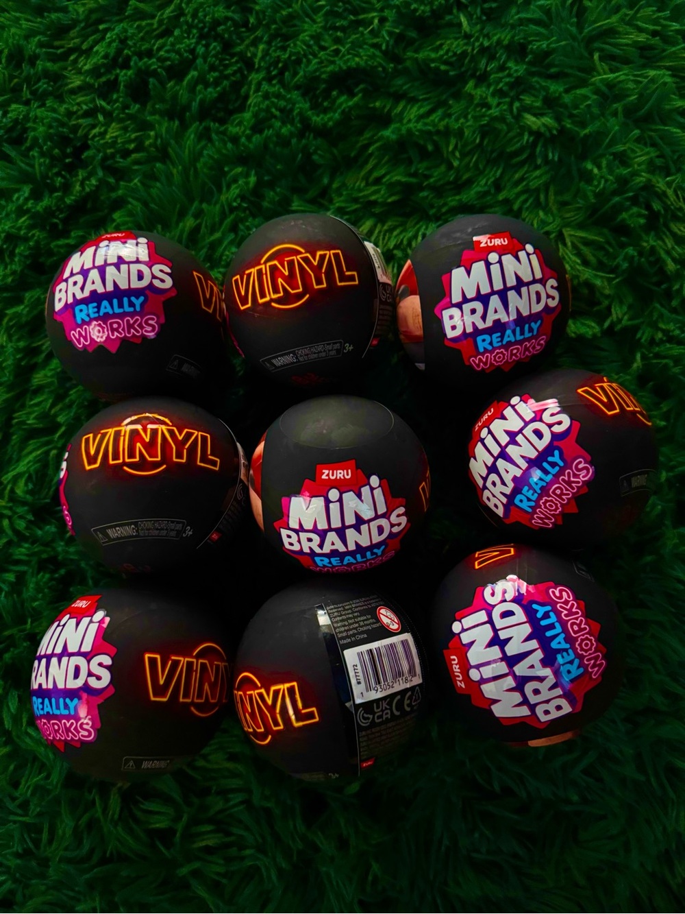 9 ZURU Mini Brands Really Works Vinyl Capsule Ball